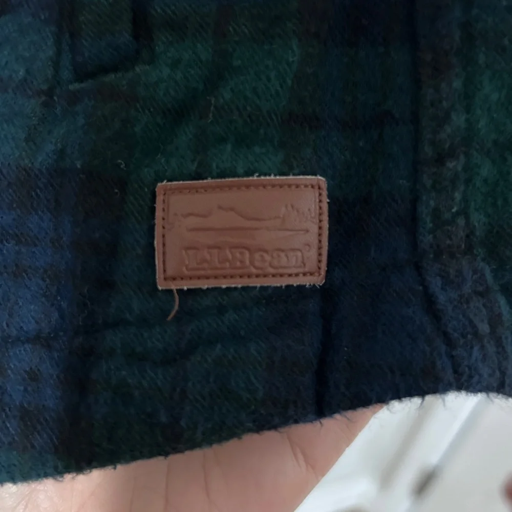 L.L.Bean Green and Navy Plaid Relaxed Fit Hoodie - Picture 4 of 4